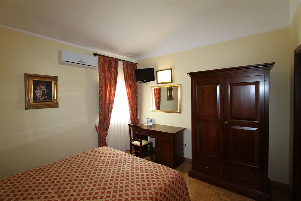 Hotel La Vecchia Fattoria 3*