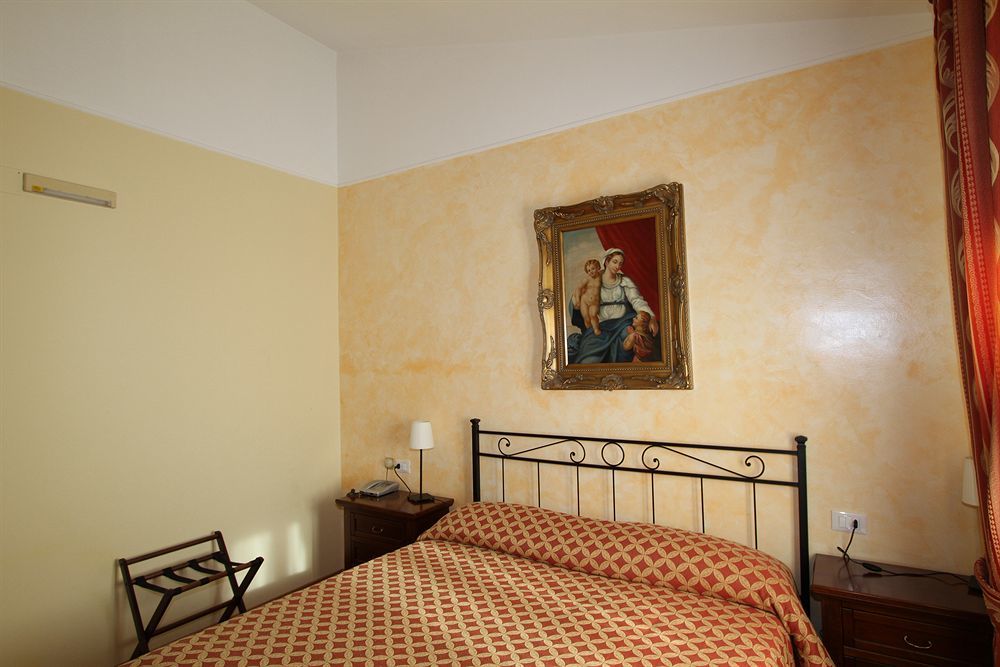 Hotel La Vecchia Fattoria 3*